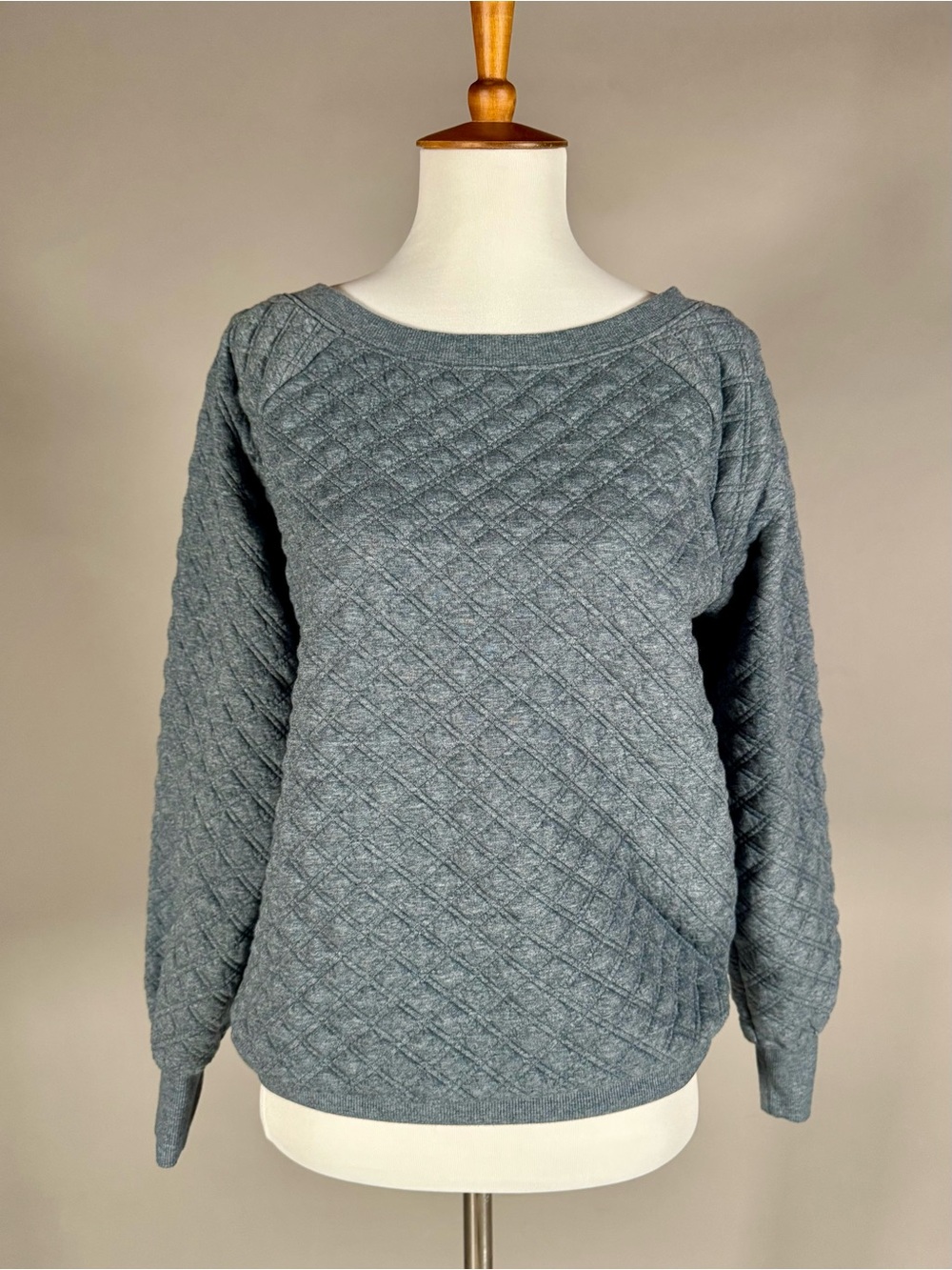 LOFT Quilted Crewneck Sweater in Heather Gray